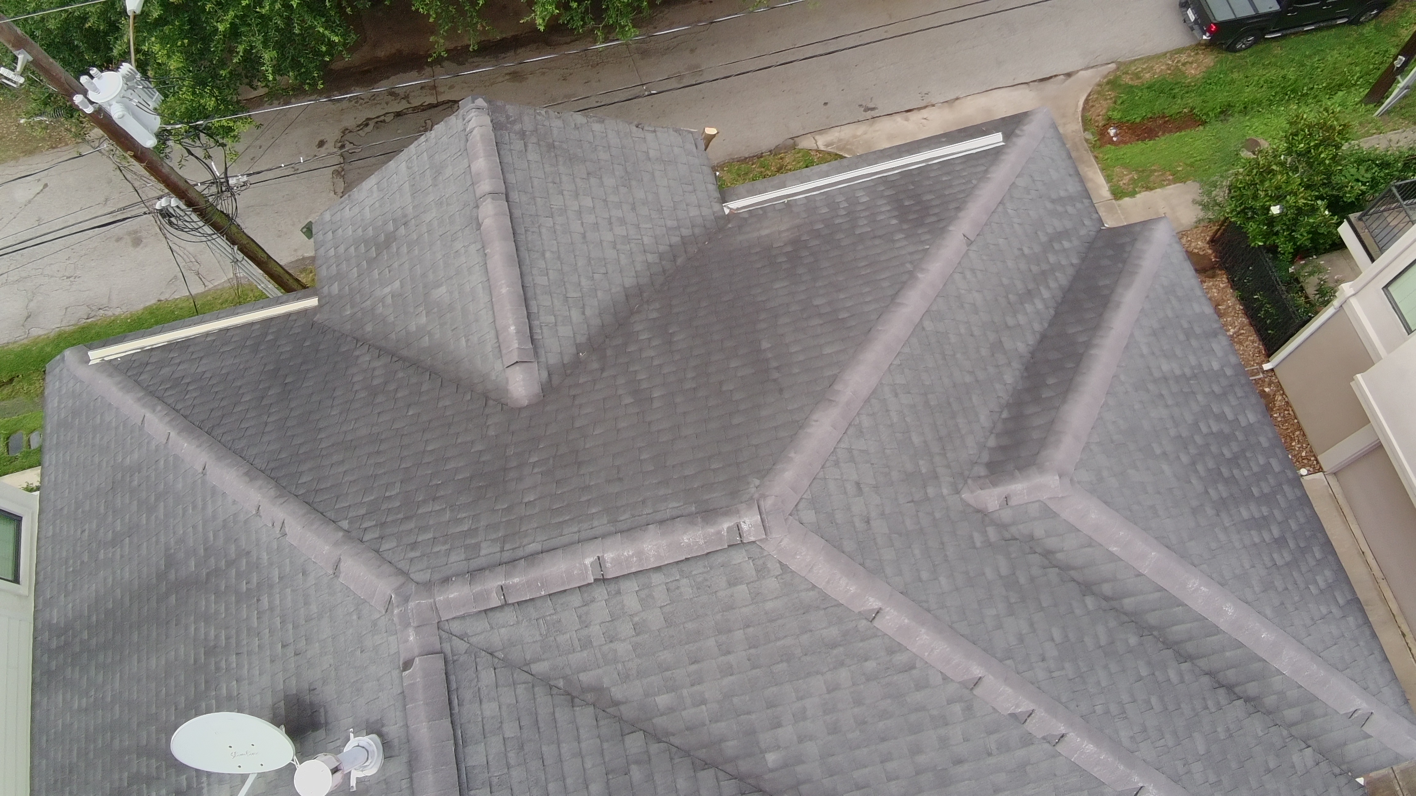 Residential roof before GAR Roofing project